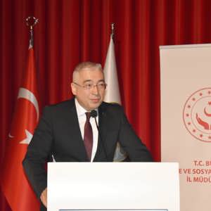 2025 “Aile Yılı” kapsamında Bursa Ebeveyn Zirvesi düzenlendi - fotoğraf 5