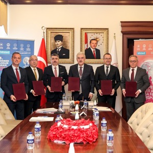 Bursa İmam Hatip Liseleri Mezunları Derneği (BİHMED) 5. Liseler Arası Kısa Film Yarışması imza protokolü; Valimiz Sayın Erol AYYILDIZ,  Başkanlığında gerçekleştirildi - fotoğraf 1