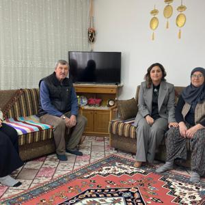 İl Müdürümüz Emine BÖÇKÜN'den Şehit Ailemize Ziyaret - fotoğraf 1