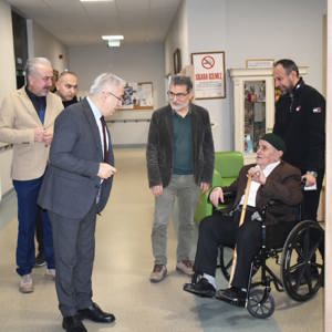 İl Müdürümüz Faruk UYSAL, Hasan Öztimur Huzurevi’ni ziyaret ederek kıymetli büyüklerimizle bir araya geldi - fotoğraf 3