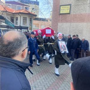 Kıbrıs Gazilerimiz Son Yolculuklarına Uğurlandı - fotoğraf 2
