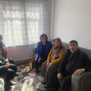 SUNGURLU SOSYAL HİZMET MERKEZİMİZİN EVLİLİĞİNDE 42 YILI TAMAMLAMIŞ AİLEMİZE ZİYARET - fotoğraf 2