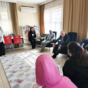 Vali Yardımcımız Sayın Mustafa GÜNEY, İl Müdürümüz Faruk UYSAL ile birlikte Kestel Çocuk Evleri Sitesi Müdürlüğü’nü ziyaret etti - fotoğraf 3