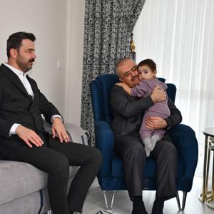 Gazi Bayram Murat Aktaş, İkmal ve Garnizon Komutanı Tuğgeneral Fatih Dağlı ve İl Müdürümüz Bilal Erdoğan tarafından evinde ziyaret edildi. - fotoğraf 1