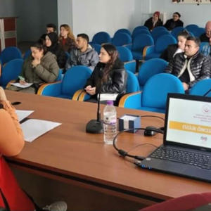 Aile Eğitim Programları Kapsamında Sosyal Hizmet Merkezlerinde Eğitimler Veriliyor. - fotoğraf 3