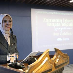 Bakanımız Göktaş "Zamanın İzlerinde Sanata Yolculuk" sergisinin açılışına katıldı - fotoğraf 1