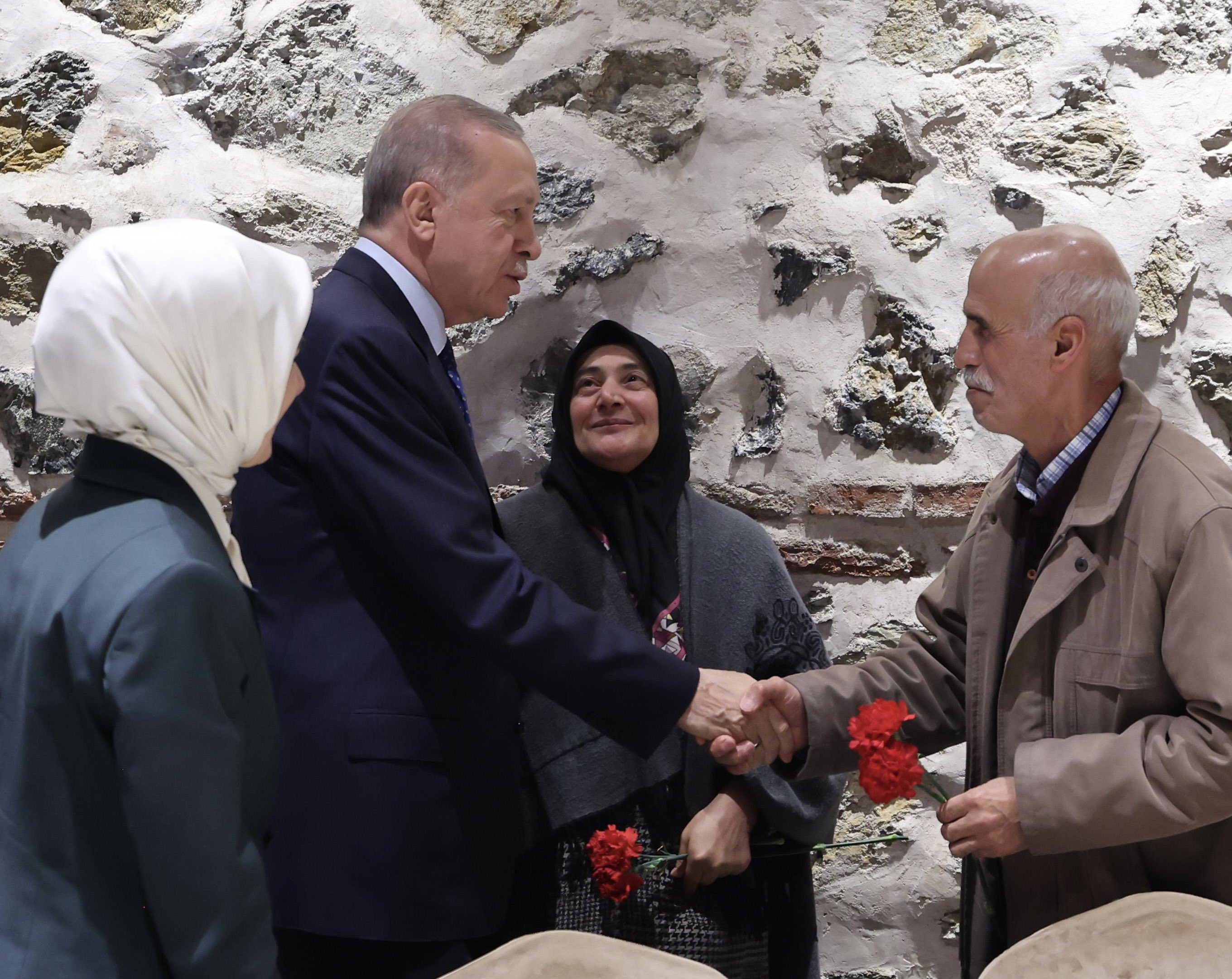 Aile ve Sosyal Hizmetler Bakanımız Göktaş, şehit aileleriyle iftar programında bir araya geldi - fotoğraf 2