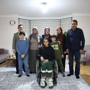 Bakanımız Göktaş, depremzede Sınırgeç ailesinin iftar sofrasına konuk oldu - fotoğraf 1