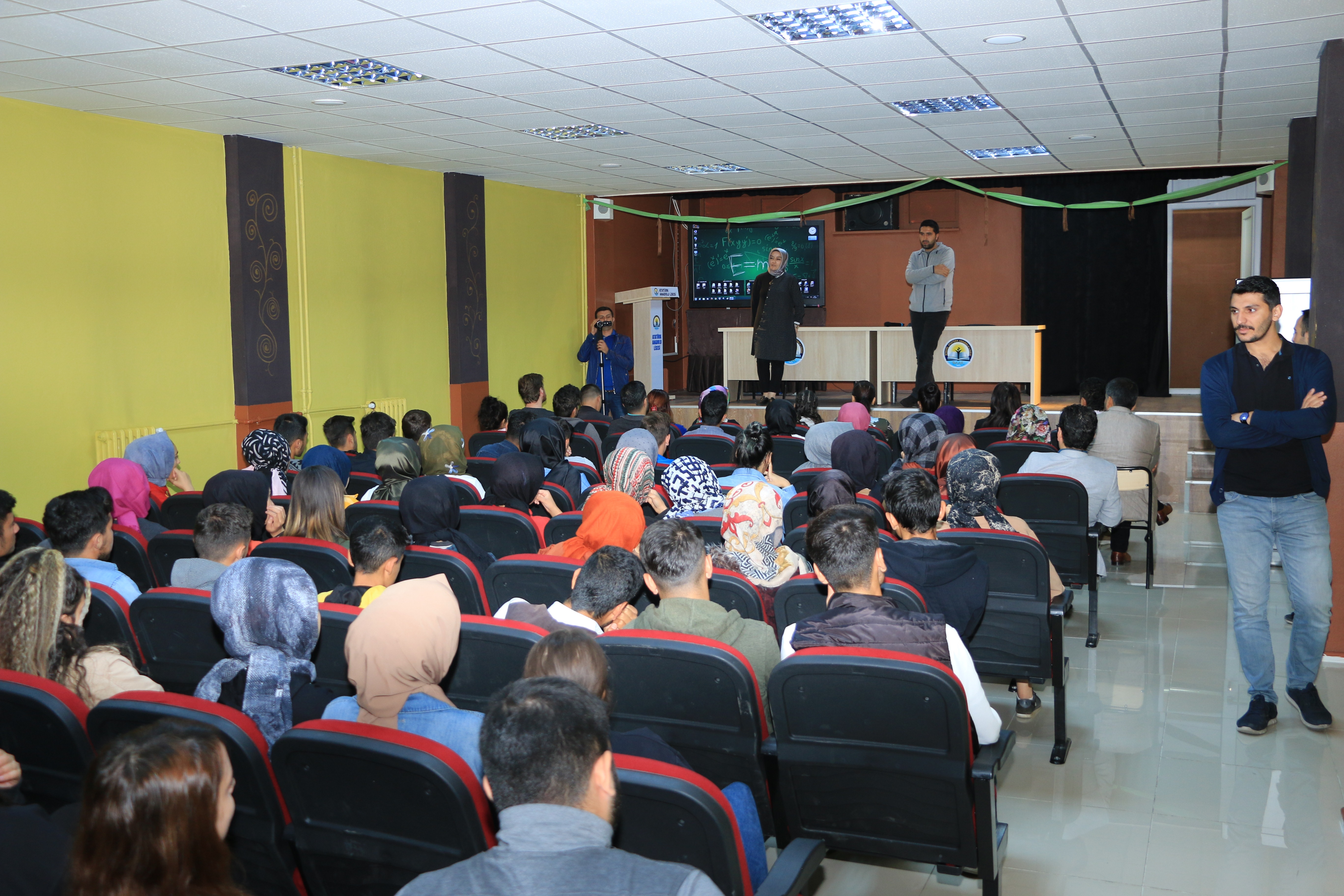 “Gençlik Çalıştayı” Kapsamında Bingöl Atatürk Anadolu Lisesi Öğrencierine “Mesleki Eğitim” Semineri Düzenlendi 