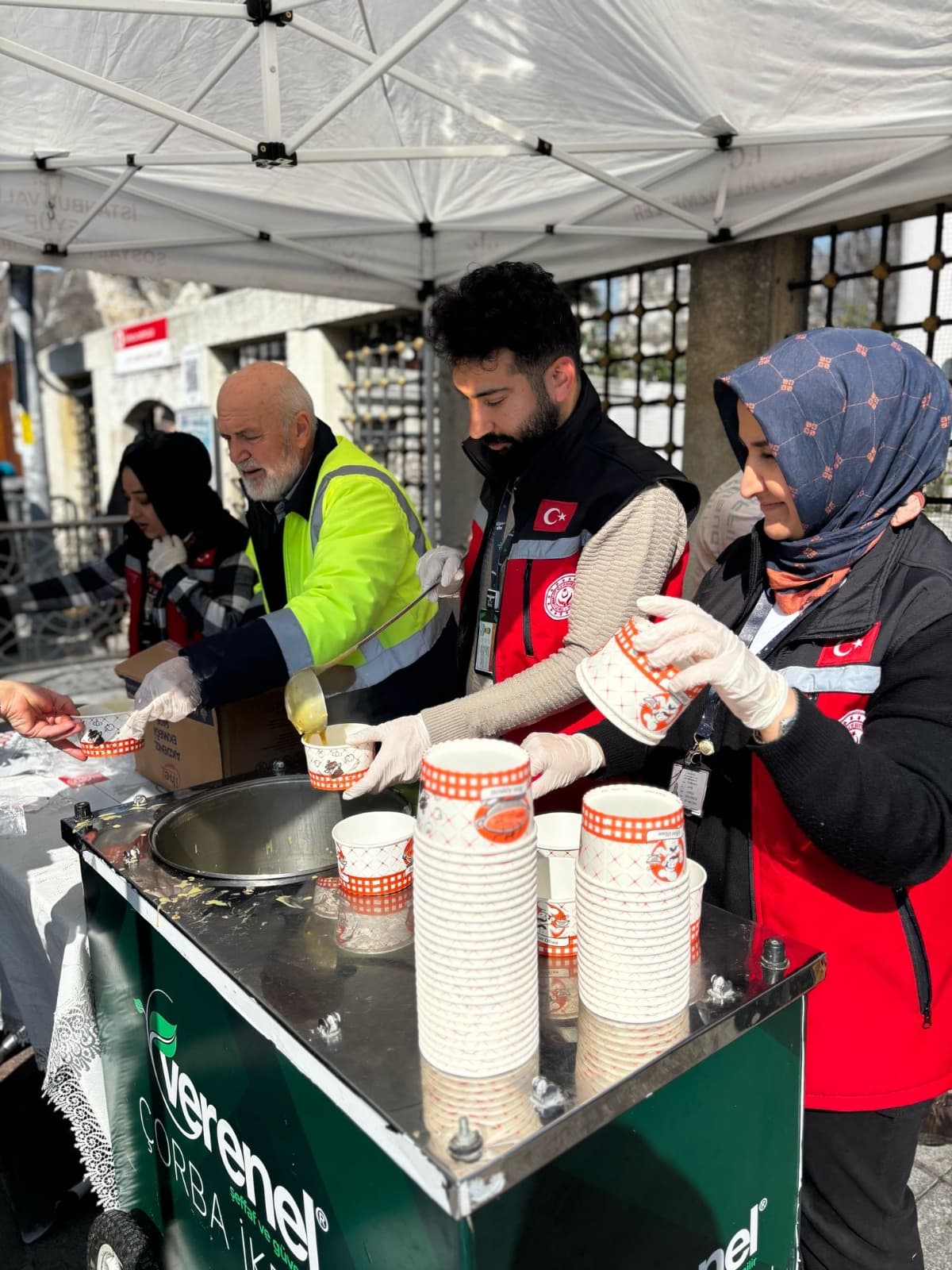 İl Müdürlüğümüze bağlı Sosyal Hizmet Merkezlerimiz tarafından İl genelinde sahaya çıkan ekiplerimiz şikayet mekanizmaları hakkında bilgilendirme ve broşür dağıtımı gerçekleştirilmiştir.