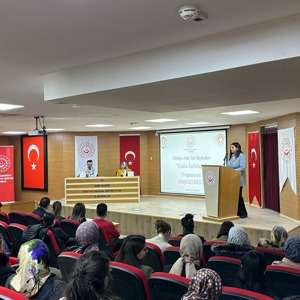  ''Güçlü  Kadınlar, Güçlü  Yarınlar'' mottosuyla  '' Kadın  İstihdamı'' konulu  söyleşi düzenlendi. - fotoğraf 10