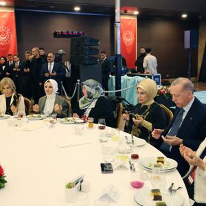 Cumhurbaşkanı Erdoğan ve Bakanımız Göktaş 8 Mart Dünya Kadınlar Günü İftar Programı'na Katıldı - fotoğraf 2