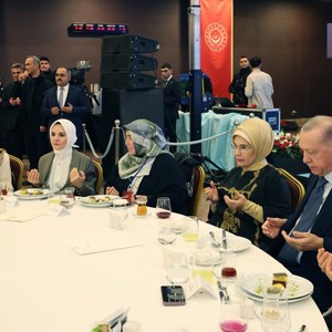 Cumhurbaşkanı Erdoğan ve Bakanımız Göktaş 8 Mart Dünya Kadınlar Günü İftar Programı'na Katıldı - fotoğraf 2