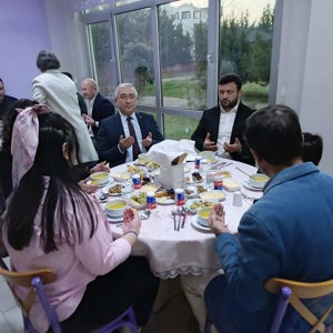 10 Mart Uluslararası Kadın Hakimler Günü kapsamında, Ovaakça Çocuk Evleri Sitesi’nde kadın hâkimlerimizin onuruna bir iftar programı düzenlendi.  - fotoğraf 1