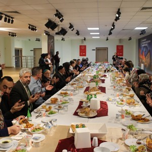 İFTARDA KIYMETLİ BÜYÜKLERİMİZİN SOFRASINA MİSAFİR OLDUK - fotoğraf 1