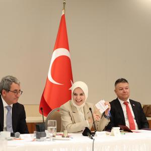 Bakanımız Göktaş: "Türkiye olarak iş hayatında güçlendiren politikalarla kadınları desteklemeye gayret ediyoruz" - fotoğraf 4