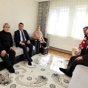 8 Mart Dünya Kadınlar Günü’nde Vali Vekili Mehmet Keklik ve İl Müdürümüz Bilal Erdoğan'dan ziyaret. - fotoğraf 1