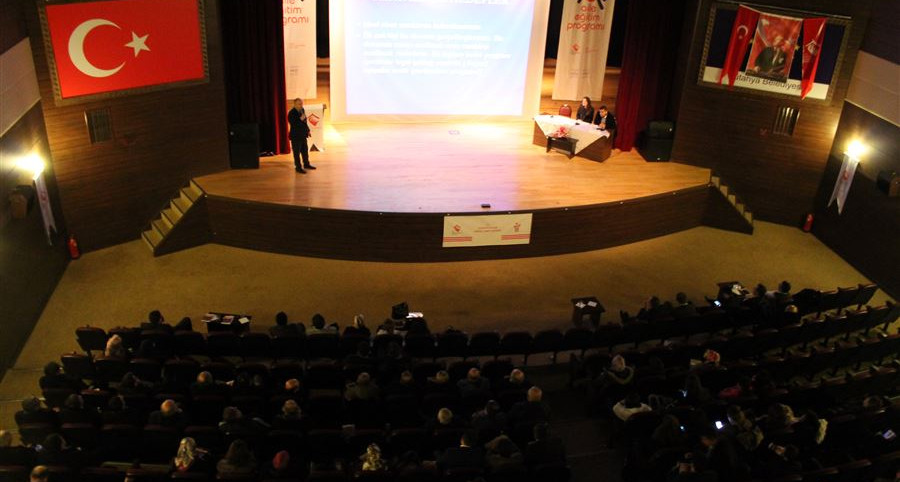 Kütahya'da "Madde Kullanım Riski ve Madde Bağımlılığından Korunma" semineri gerçekleştirildi.