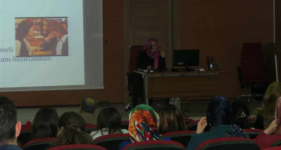 Elazığ'da "Çocuk ve Ergen İletişimi" semineri düzenlendi.