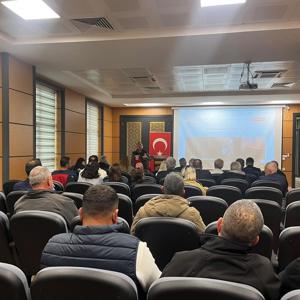 EDREMİT’TE İYİLİK VAR PLATFORMU VE SOSYAL HİZMET MODELLERİ TANITILDI - fotoğraf 2