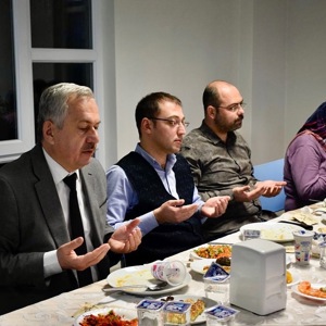  Tosya Huzurevimizde Büyüklerimizle İftarda Buluştuk - fotoğraf 5