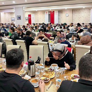 ‘Yetim Gülerse Dünya Güler’ - fotoğraf 4