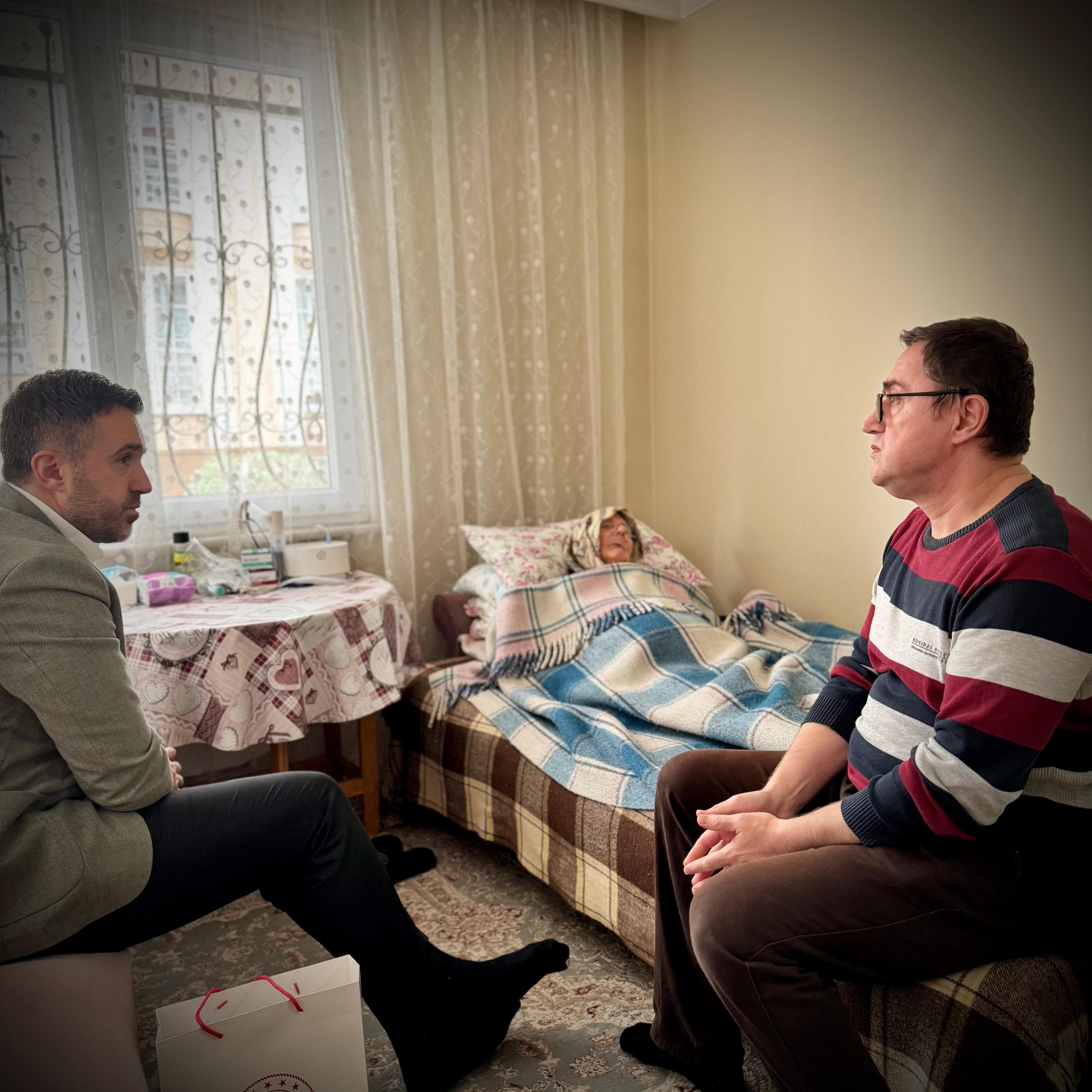 İl Müdürümüz Sn. Ömer TURAN, Bahçelievler ilçemizde ikamet eden Evde Bakım hizmeti alan Sn. Kadriye KURA ve ailesine ziyaret gerçekleştirilmiştir.