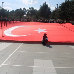 18 MART ÇANAKKALE ZAFERİ'nin 110. YIL DÖNÜMÜNDE ŞEHİTLİK ZİYARETİ - fotoğraf 6
