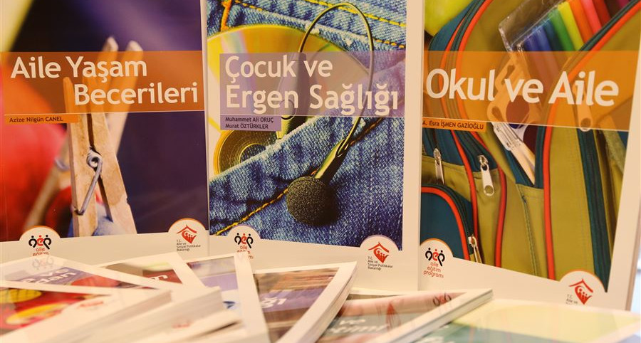 Elazığ'da evde bakım hizmeti veren 32 aileye seminer verildi.