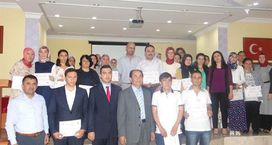 Isparta'da Aile Eğitim Programı Eğitici ailesine 30 kişi daha katıldı.