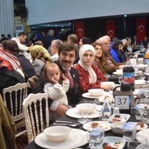 Çanakkale Ruhuyla, Vatan Kahramanlarımıza Minnetle iftar Sofrasında Bir Araya Geldik - fotoğraf 8