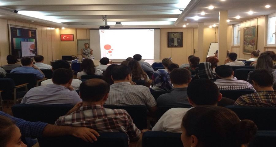 İstanbul’ da Aile Eğitimi Programı kapsamında 75 kişiye “Aile Birlikteliğinin Önemi ve Desteklenmesi” adlı eğitim verildi.