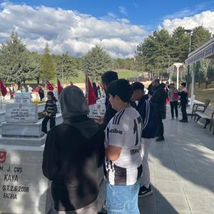 13-18 Yaş Çocuk Evleri Sitesi Müdürlüğünde Hizmet Alan Çocuklarımızın Şehitlik Ziyareti - fotoğraf 3