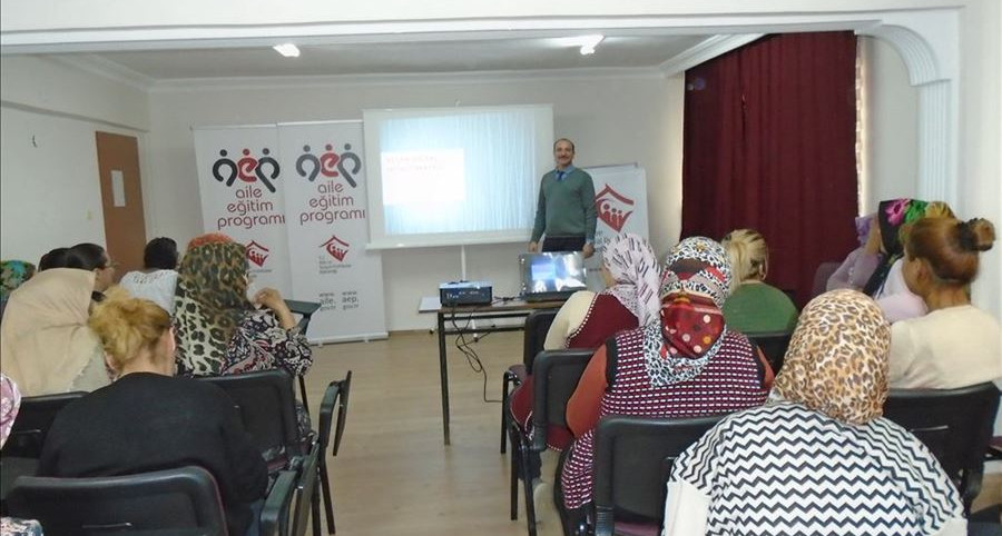 Edirne'de Aile Eğitim Programı kapsamında 32 kursiyere eğitim verildi.