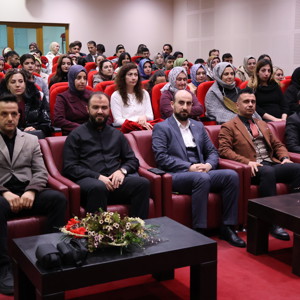 2025 #AileYılı söyleşileri kapsamında, Erzurum Aile ve Sosyal Hizmetler İl Müdürlüğü olarak düzenlediğimiz "Dijital Çağda Aile" konulu söyleşide, güçlü aile yapılarıyla güçlü bir toplum inşa etme hedefiyle çalışmalarımıza devam ediyoruz!  - fotoğraf 1