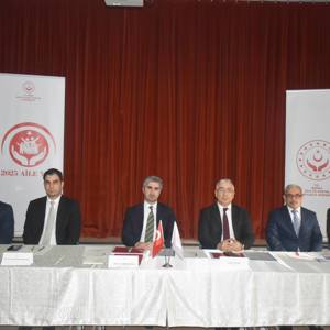 2025 Aile Yılı Kapsamında Bursa’da İl Değerlendirme Toplantısı, Bakan Yardımcımız Sn. Zafer Tarıkdaroğlu Başkanlığında Gerçekleştirildi - fotoğraf 1