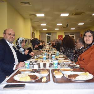 "Biz Büyük Bir Aileyiz": Ramazan Sofrasında ve Huzurevinde Sıcak Buluşma - fotoğraf 8