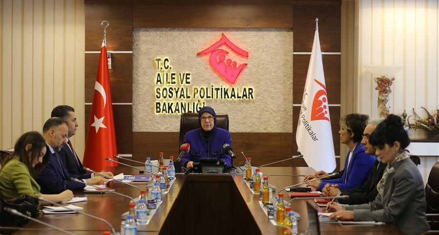 "Roman vatandaşlarımızın iş hayatına katılımlarının artırılmasını hedefliyoruz"