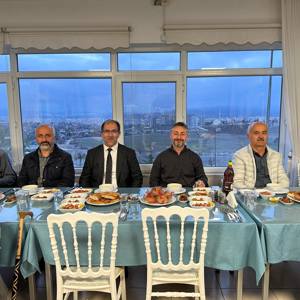 KIYMETLİ BÜYÜKLERİMİZLE İFTAR SOFRASINDA BULUŞTUK - fotoğraf 1