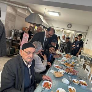 KIYMETLİ BÜYÜKLERİMİZLE İFTAR SOFRASINDA BULUŞTUK - fotoğraf 3