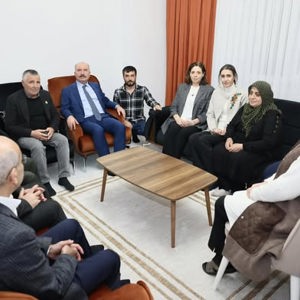 ŞEHİDİMİZİN EMANETİ KIYMETLİ AİLEMİZİ RAMAZAN VESİLESİ İLE ZİYARET ETTİK - fotoğraf 1