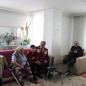 AİLE YILI FAALİYETLERİ KAPSAMINDA BAKANLIĞIMIZ HİZMET MODELLERİNDEN FAYDALANAN AİLELERE ZİYARETLERİMİZ DEVAM EDİYOR - fotoğraf 6