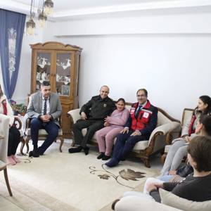 AİLE YILI FAALİYETLERİ KAPSAMINDA BAKANLIĞIMIZ HİZMET MODELLERİNDEN FAYDALANAN AİLELERE ZİYARETLERİMİZ DEVAM EDİYOR - fotoğraf 4