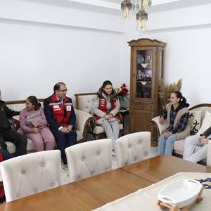 AİLE YILI FAALİYETLERİ KAPSAMINDA BAKANLIĞIMIZ HİZMET MODELLERİNDEN FAYDALANAN AİLELERE ZİYARETLERİMİZ DEVAM EDİYOR - fotoğraf 1