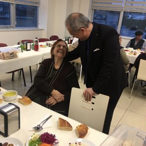 Vefa ve Bereket Sofrada Buluştu: İl Müdürümüz Bilal Erdoğan Huzurevi Sakinleriyle İftarda Bir Araya Geldi - fotoğraf 1