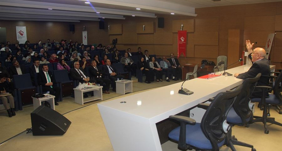 Çorum'da 2 bin 352 kişiye Aile Eğitim Programı kapsamında eğitimler verildi.