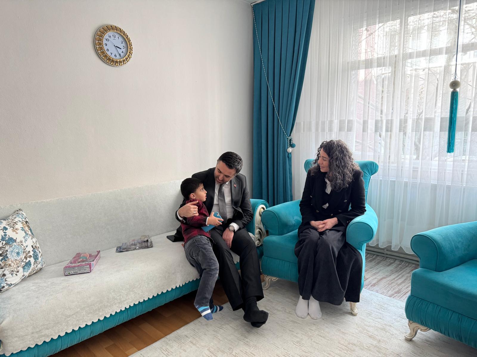  İl Müdürümüz Sn. Ömer TURAN, Küçükçekmece ilçemizde ikamet eden Evde Bakım hizmeti alan Sn. Berna SULAK ve ailesine ziyaret gerçekleştirilmiştir.