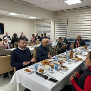 Kıymetli Büyüklerimi İle İftar Sofrasında Buluştuk - fotoğraf 1