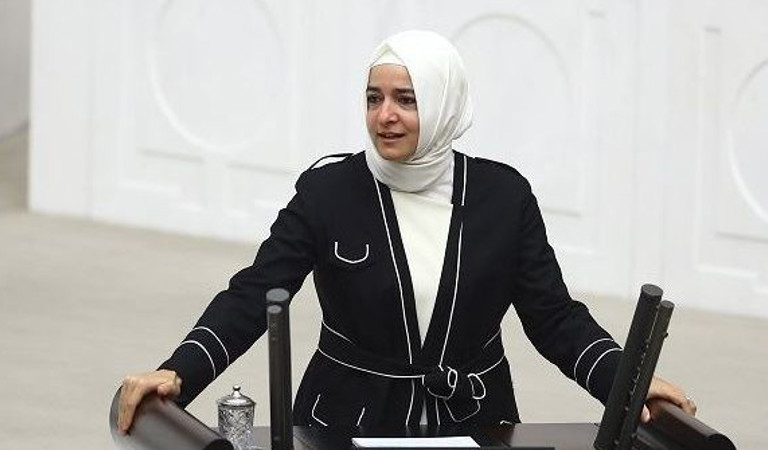 "Aileyi güçlendirmek, bu kurumu tehdit eden unsurları ortadan kaldırmak, hukuki bir mesele olduğu kadar aynı zamanda bir zihniyet meselesidir"