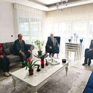 İl Müdürümüz Faruk UYSAL, 2025 Aile Yılı ve Ramazan-ı Şerif'in manevi iklimi vesilesiyle hizmetlerimizden faydalanan ailelerimizle bir araya gelmeye devam ediyor.  - fotoğraf 4